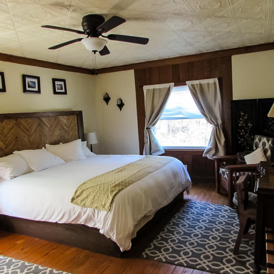 ווינסוויל Red Leaf River Inn מראה חיצוני תמונה